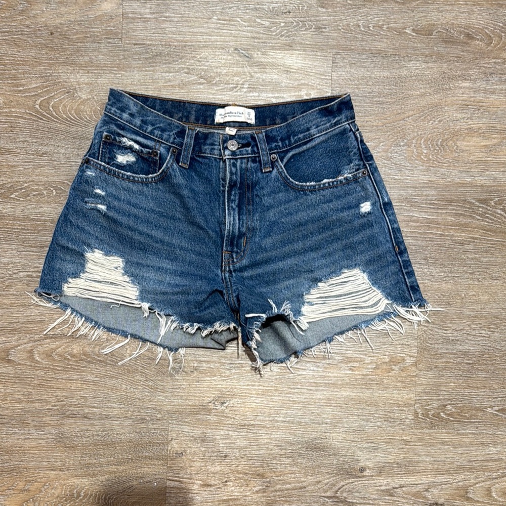 Mid rise boyfriend Shorts curve love